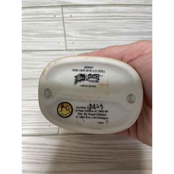 Jan Hagara Collectible Figurine Jenny & Her Bye-Lo Doll Figurine Numbered AS IS! - Picture 8 of 12